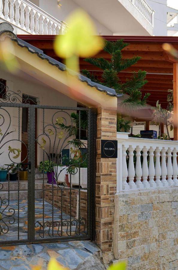 Vila Jon'A Sarandë Exteriör bild