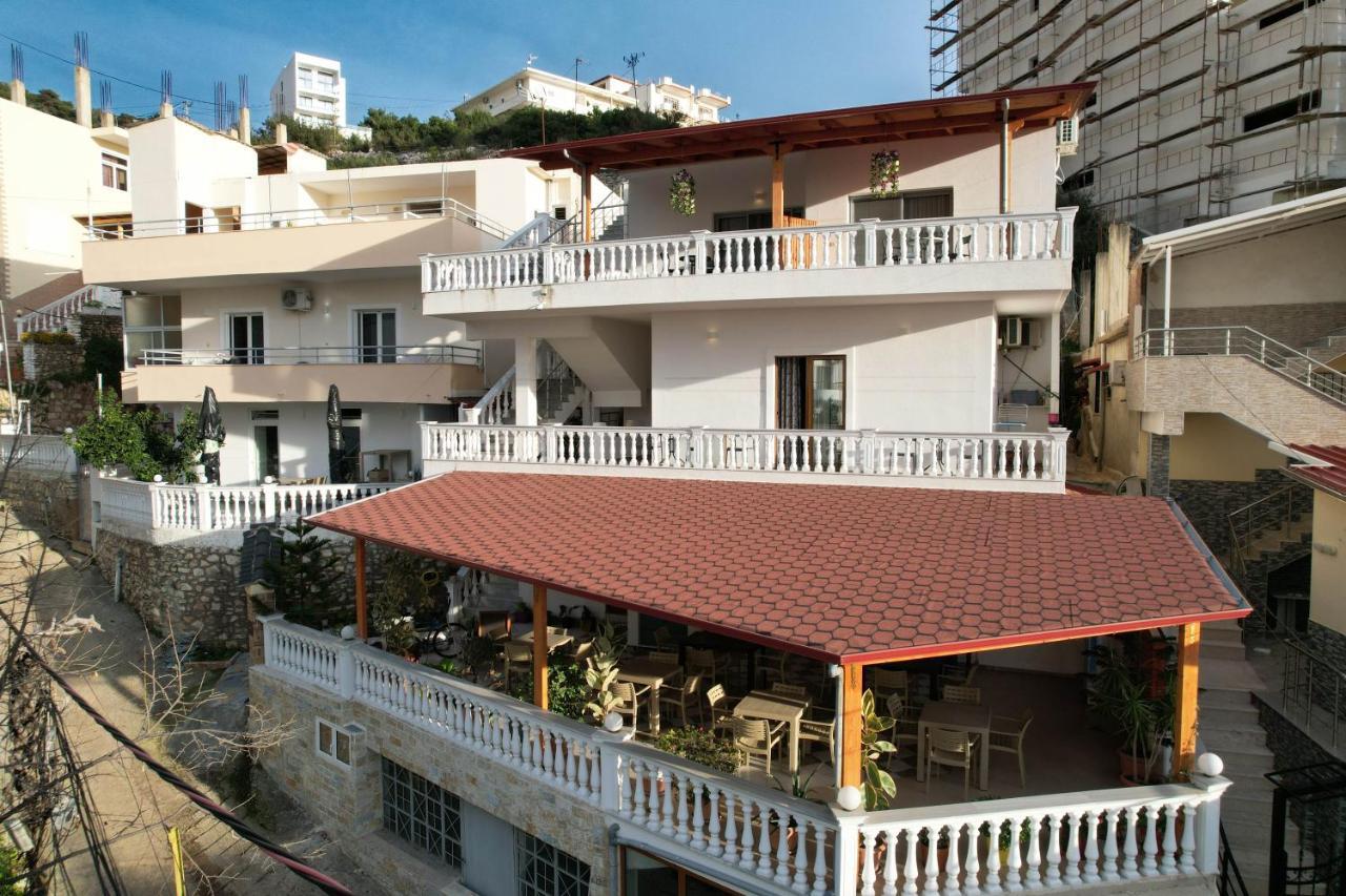 Vila Jon'A Sarandë Exteriör bild