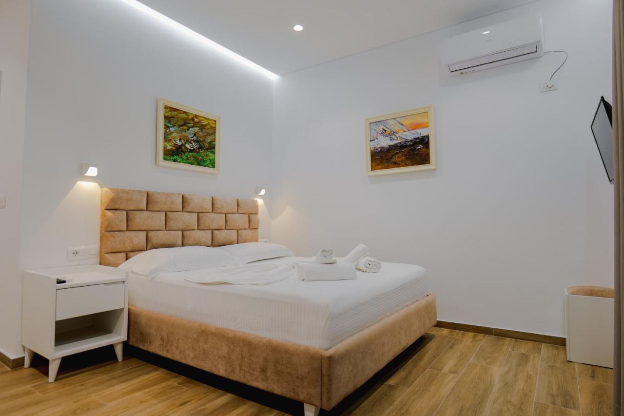 Vila Jon'A Sarandë Exteriör bild