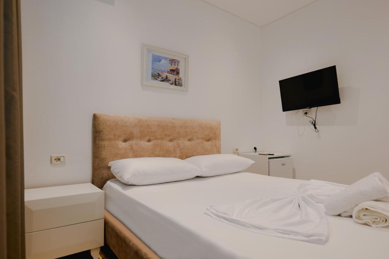 Vila Jon'A Sarandë Exteriör bild