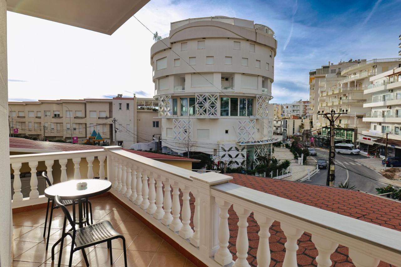 Vila Jon'A Sarandë Exteriör bild