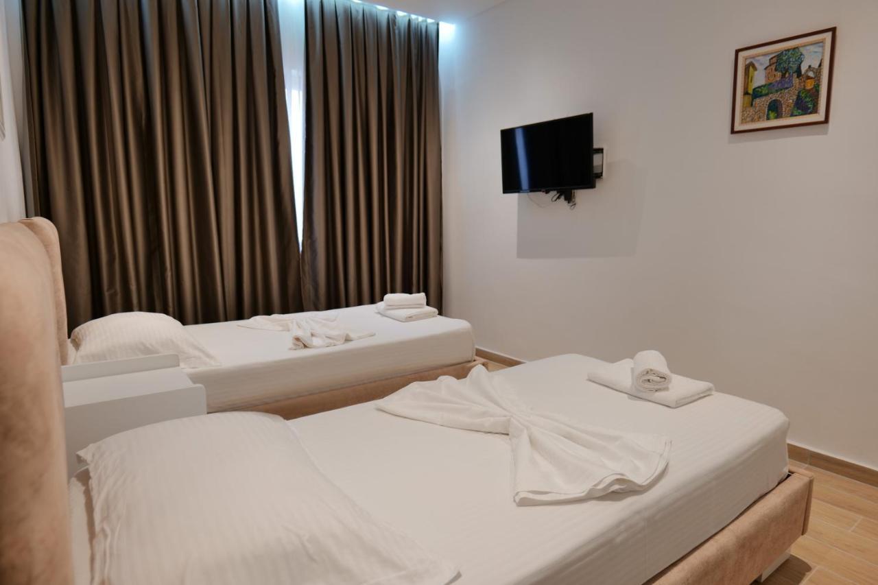 Vila Jon'A Sarandë Exteriör bild