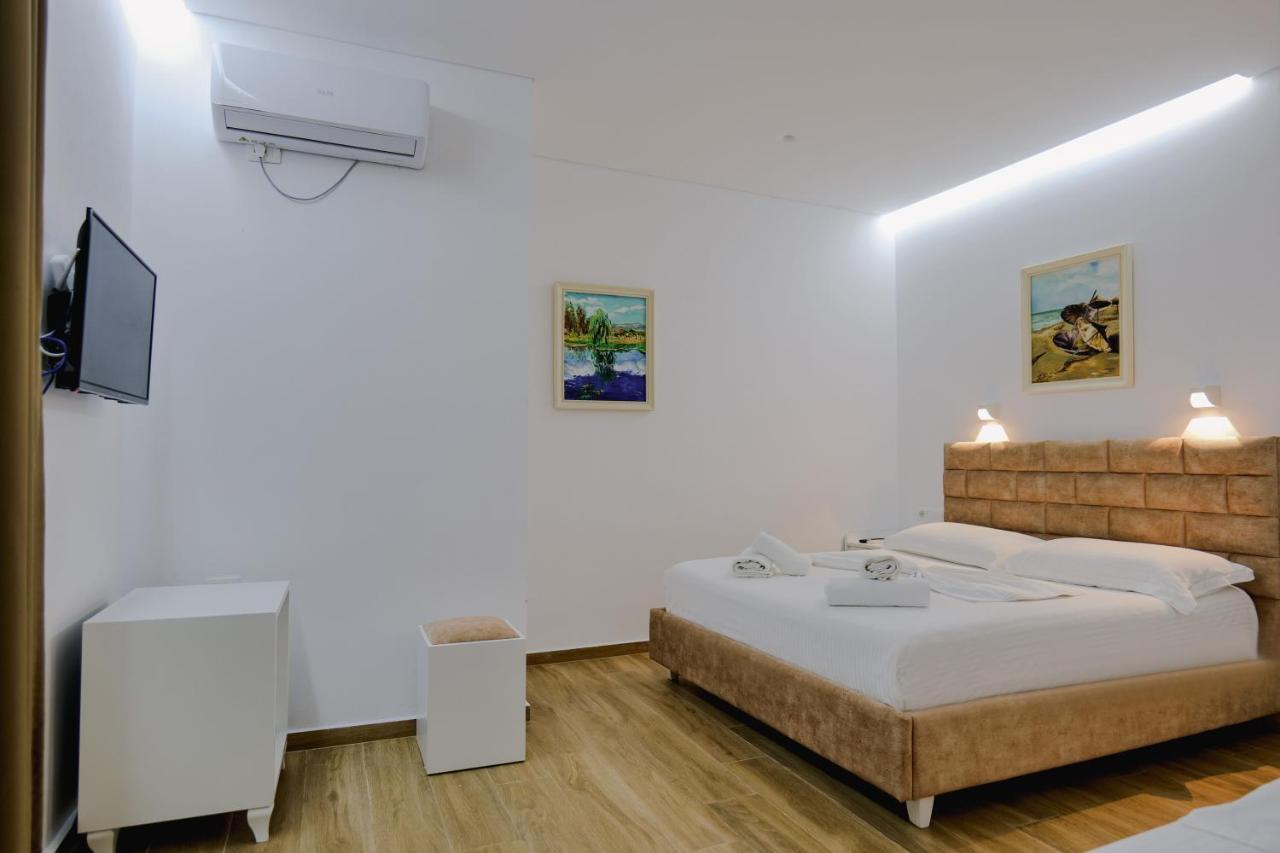Vila Jon'A Sarandë Exteriör bild