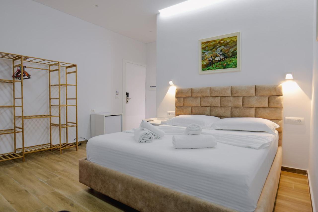 Vila Jon'A Sarandë Exteriör bild