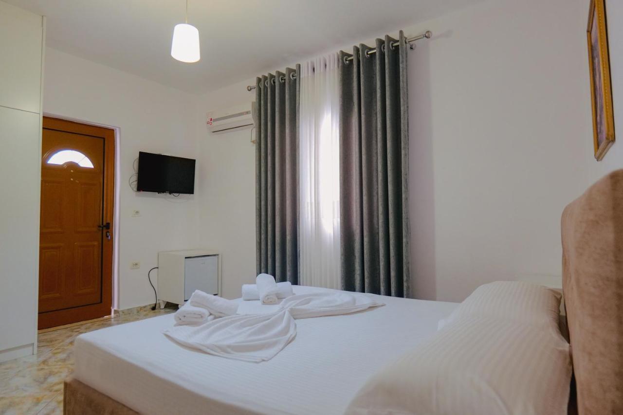 Vila Jon'A Sarandë Exteriör bild