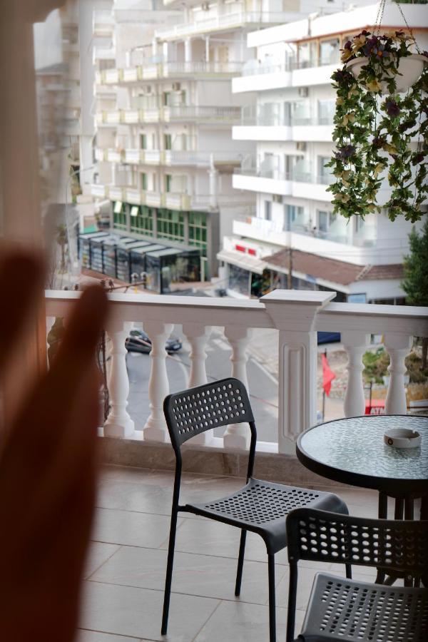 Vila Jon'A Sarandë Exteriör bild