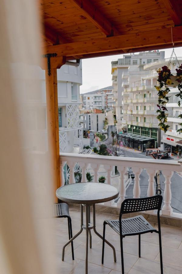 Vila Jon'A Sarandë Exteriör bild