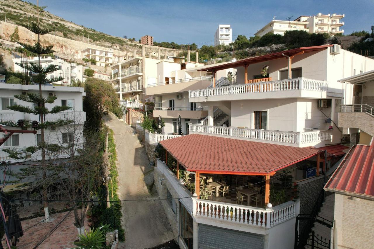 Vila Jon'A Sarandë Exteriör bild