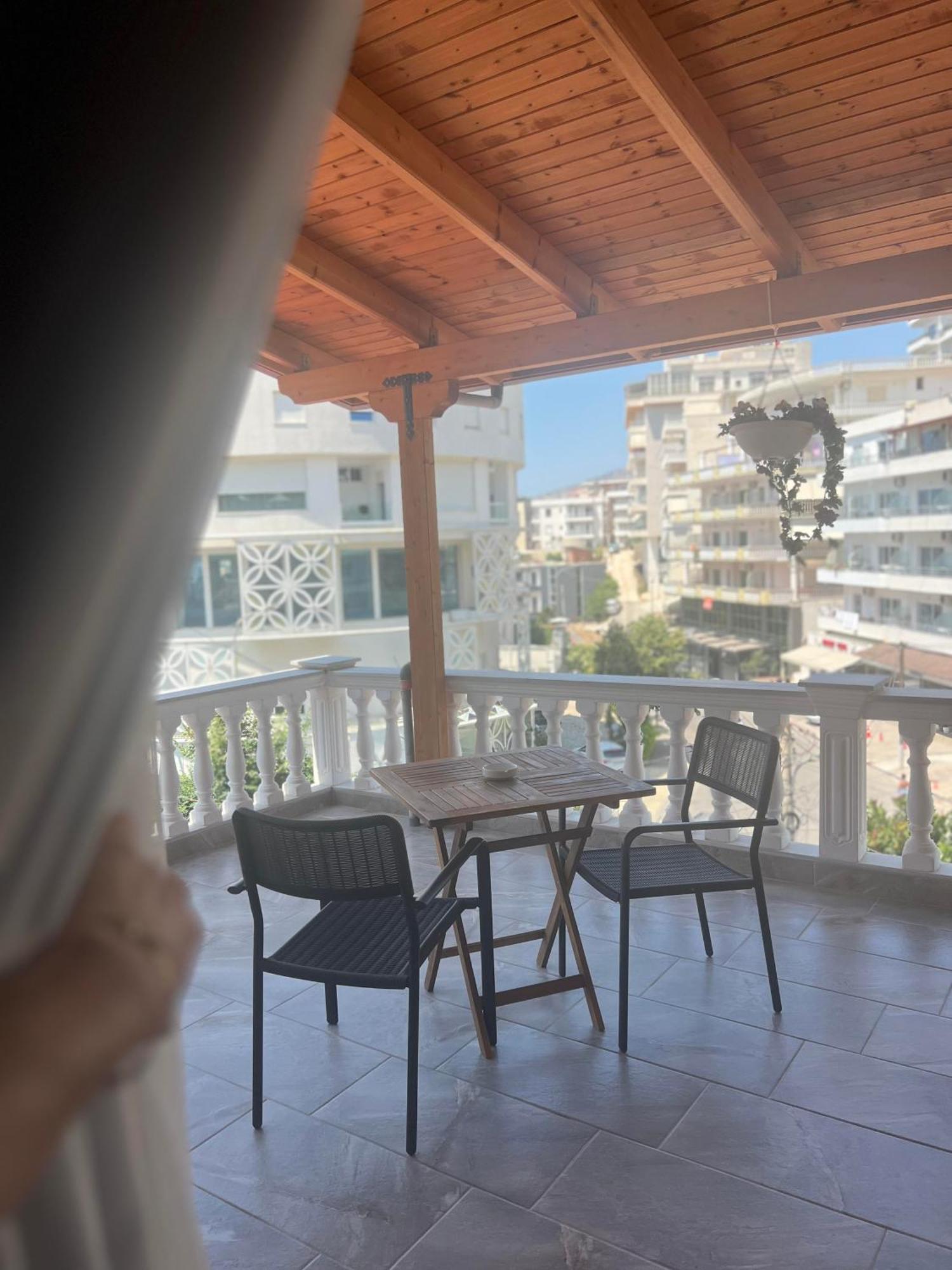 Vila Jon'A Sarandë Exteriör bild